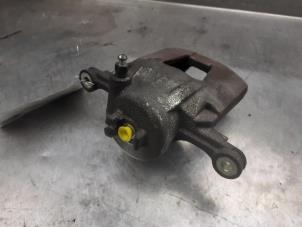 Used Front brake calliper, left Chevrolet Kalos (SF48) 1.2 Price on request offered by Akkie Stomphorst Autodemontage