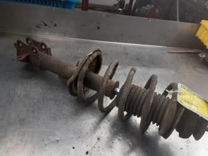 Used Front shock absorber rod, right Chevrolet Kalos (SF48) 1.2 Price on request offered by Akkie Stomphorst Autodemontage