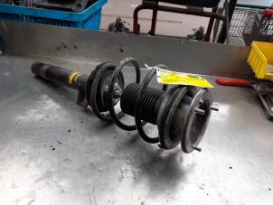 Used Front shock absorber rod, left BMW 3 serie Touring (E46/3) 318i Price on request offered by Akkie Stomphorst Autodemontage