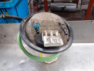 Usados Bomba eléctrica de combustible Opel Zafira (F75) 1.8 16V Precio de solicitud ofrecido por Akkie Stomphorst Autodemontage