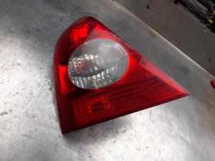 Used Taillight, left Renault Clio II (BB/CB) 1.6 16V Price on request offered by Akkie Stomphorst Autodemontage