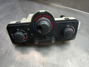 Used Heater control panel Renault Clio III (BR/CR) 1.5 dCi 70 Price € 25,00 Margin scheme offered by Akkie Stomphorst Autodemontage