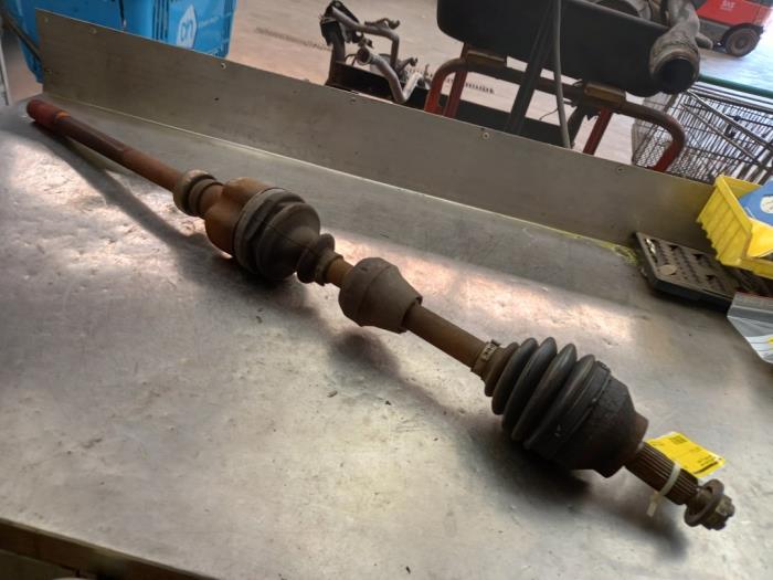 Front drive shaft, right from a Ford Mondeo III Wagon  2003