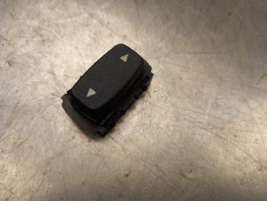 Used Electric seat switch BMW 1 serie (E87/87N) 118d 16V Price € 10,00 Margin scheme offered by Akkie Stomphorst Autodemontage