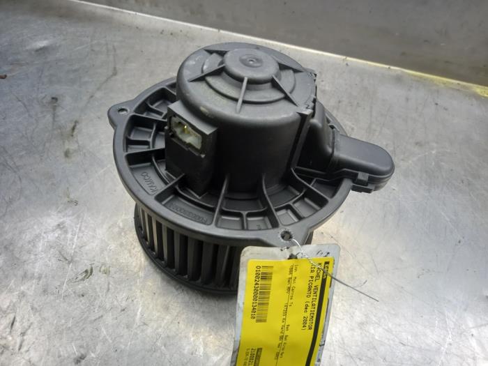 Heating and ventilation fan motor from a Kia Picanto (BA) 1.1 12V 2004