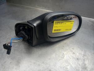 Used Wing mirror, right Mercedes A (W168) 1.7 A-170 CDI 16V Price € 30,00 Margin scheme offered by Akkie Stomphorst Autodemontage