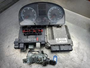 Usados Cerradura de contacto y ordenador Volkswagen Caddy Precio € 150,00 Norma de margen ofrecido por Akkie Stomphorst Autodemontage