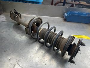 Used Front shock absorber rod, left Toyota Yaris (P1) 1.4 D-4D Price € 35,00 Margin scheme offered by Akkie Stomphorst Autodemontage