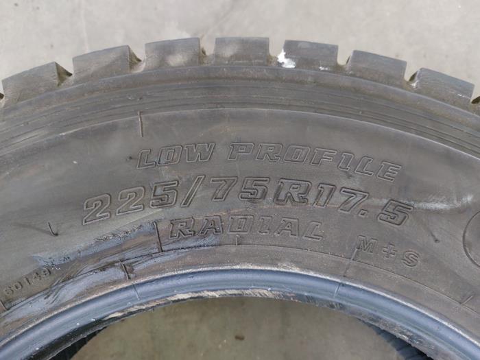 Tyre with tyre size 225/75/17.5 - BRIDGESTONE