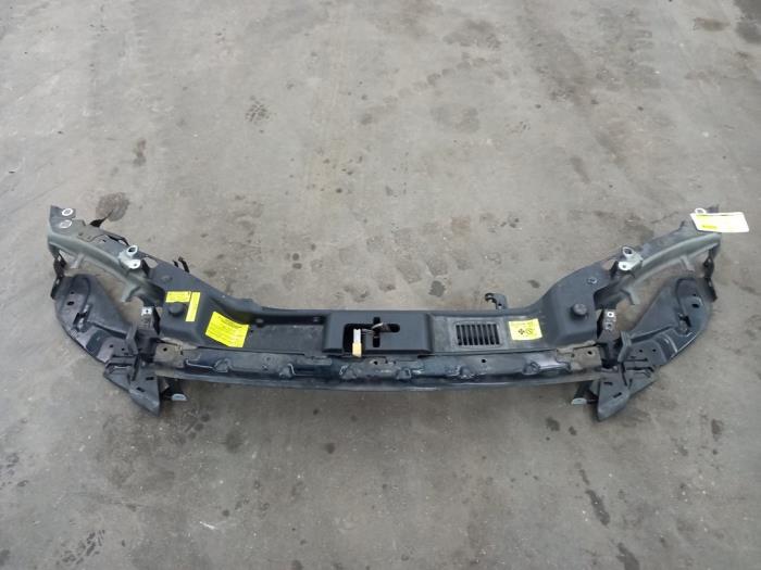 Front panel from a Volvo V50 (MW) 2.0 D 16V 2005
