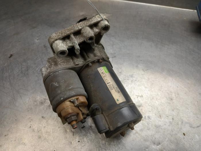 Starter from a Peugeot 207 SW (WE/WU) 1.6 HDi 16V 2009
