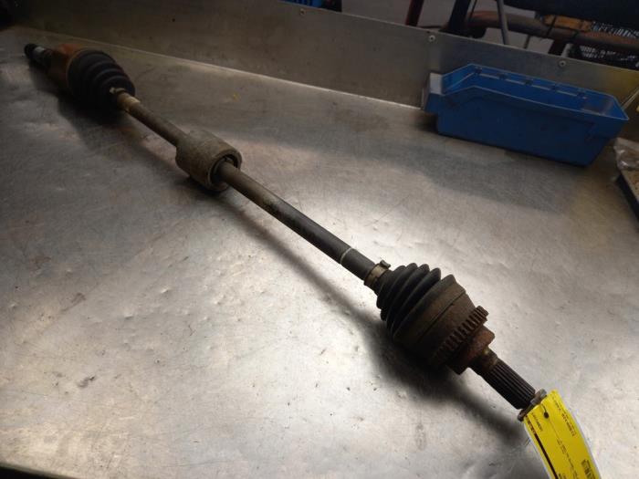 Front drive shaft, right from a Opel Agila (A) 1.2 16V 2002