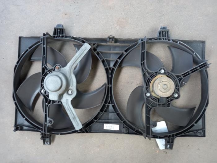 Cooling fans from a Nissan Almera (N16) 1.8 16V 2000