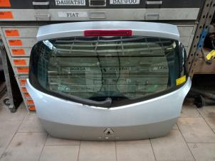Used Tailgate Renault Clio III (BR/CR) 1.2 16V 75 Price € 75,00 Margin scheme offered by Akkie Stomphorst Autodemontage