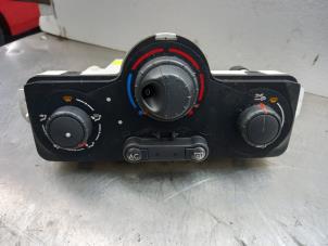 Used Heater control panel Renault Clio III (BR/CR) 1.2 16V 75 Price € 25,00 Margin scheme offered by Akkie Stomphorst Autodemontage