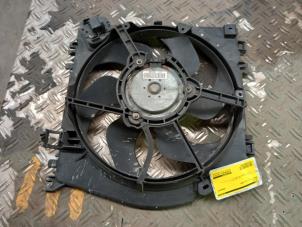 Used Cooling fans Renault Clio III (BR/CR) 1.2 16V 75 Price € 35,00 Margin scheme offered by Akkie Stomphorst Autodemontage