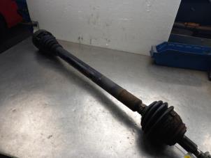 Used Front drive shaft, right Volkswagen New Beetle (9C1/9G1) 2.0 Price € 35,00 Margin scheme offered by Akkie Stomphorst Autodemontage