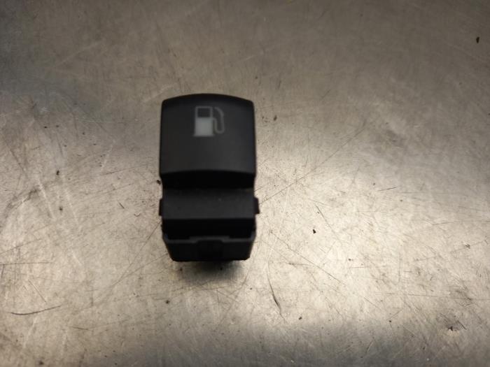 Tank cap cover switch from a Volkswagen New Beetle (9C1/9G1) 2.0 2001