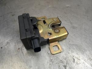 Used Tailgate lock mechanism BMW Mini One/Cooper (R50) 1.6 16V One Price € 20,00 Margin scheme offered by Akkie Stomphorst Autodemontage