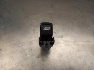 Używane Przelacznik elektrycznej szyby Volvo V70 (BW) 2.4 D 20V Cena € 15,00 Procedura marży oferowane przez Akkie Stomphorst Autodemontage