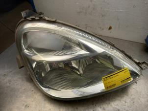 Used Headlight, right Mercedes A (W168) 1.6 A-160 Price € 25,00 Margin scheme offered by Akkie Stomphorst Autodemontage