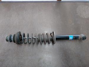 Used Rear shock absorber rod, left Volkswagen Polo III (6N2) 1.4 Price € 25,00 Margin scheme offered by Akkie Stomphorst Autodemontage