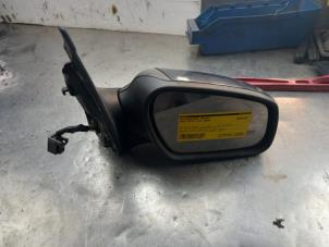 Used Wing mirror, right Ford Focus 2 Wagon 2.0 TDCi 16V Price € 25,00 Margin scheme offered by Akkie Stomphorst Autodemontage