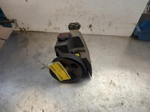 Used Power steering pump Peugeot 206 (2A/C/H/J/S) 1.4 XR,XS,XT,Gentry Price € 35,00 Margin scheme offered by Akkie Stomphorst Autodemontage