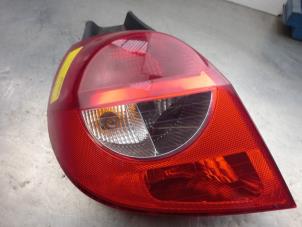 Used Taillight, left Renault Clio III (BR/CR) 1.4 16V Price € 25,00 Margin scheme offered by Akkie Stomphorst Autodemontage