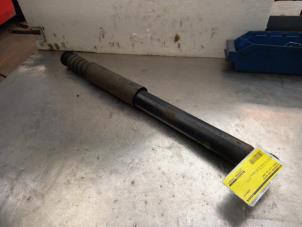 Used Rear shock absorber, left Renault Clio III (BR/CR) 1.4 16V Price € 15,00 Margin scheme offered by Akkie Stomphorst Autodemontage