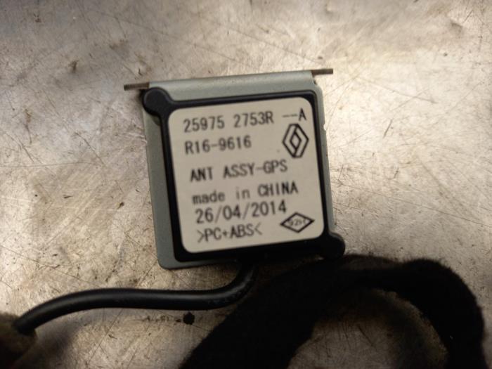 GPS antenna from a Renault Clio IV (5R) 1.5 Energy dCi 90 FAP 2014