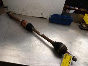 Used Front drive shaft, right Renault Clio IV (5R) 1.5 Energy dCi 90 FAP Price € 75,00 Margin scheme offered by Akkie Stomphorst Autodemontage