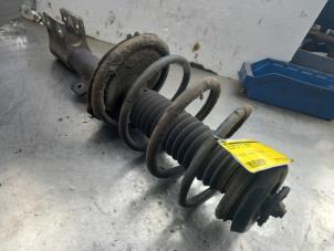Used Front shock absorber rod, left Peugeot 307 SW (3H) 1.6 16V Price € 35,00 Margin scheme offered by Akkie Stomphorst Autodemontage