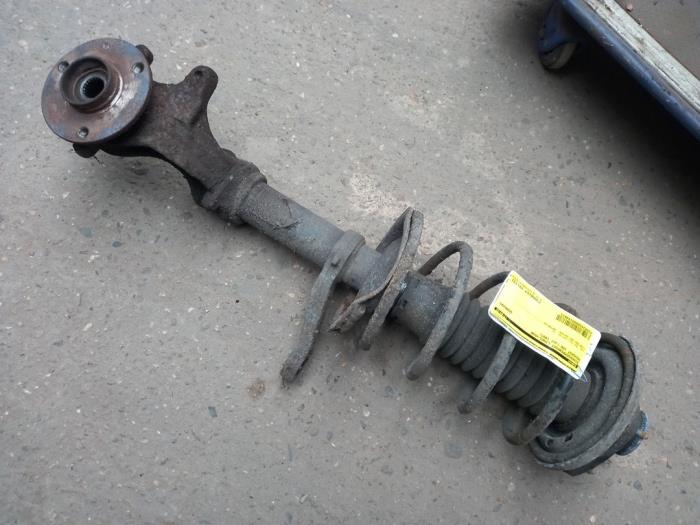 Front shock absorber rod, left from a Peugeot 106 II 1.1 XN,XR,XT,Accent 1997