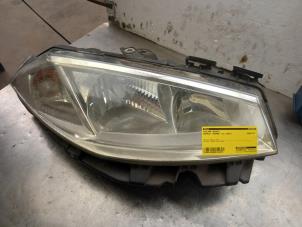 Used Headlight, right Renault Megane II (BM/CM) 1.6 16V Price € 25,00 Margin scheme offered by Akkie Stomphorst Autodemontage