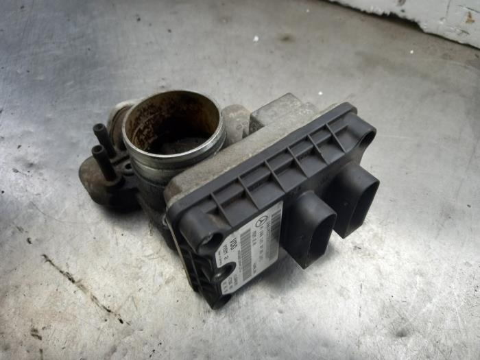 Throttle body from a Mercedes-Benz Vaneo (W414) 1.6 2003