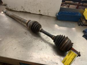 Used Front drive shaft, right Volvo V70 (GW/LW/LZ) 2.5 T Turbo 20V Price € 50,00 Margin scheme offered by Akkie Stomphorst Autodemontage