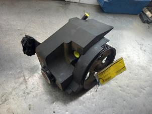 Used Power steering pump Peugeot 206 (2A/C/H/J/S) 1.6 16V Price € 35,00 Margin scheme offered by Akkie Stomphorst Autodemontage