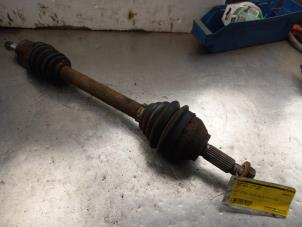 Used Front drive shaft, left Ford Focus 1 1.6 16V Price € 35,00 Margin scheme offered by Akkie Stomphorst Autodemontage