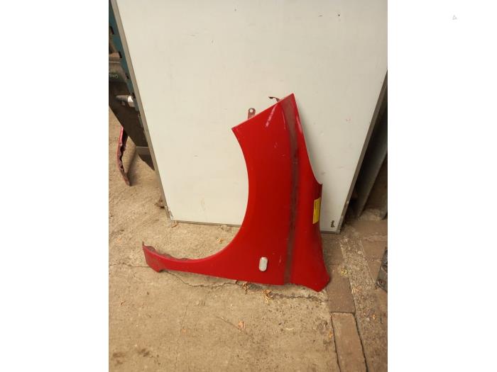 Front wing, left from a Nissan Micra (K12) 1.0 16V 2004