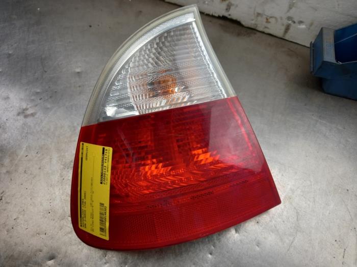 Taillight, left from a BMW 3 serie Touring (E46/3) 320i 24V 2005