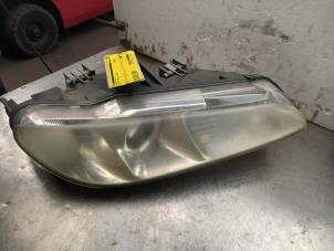 Used Headlight, right Peugeot 406 Coupé (8C) 2.0 16V Price € 25,00 Margin scheme offered by Akkie Stomphorst Autodemontage