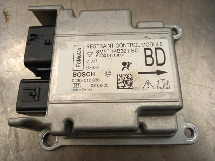 Airbag Module from a Ford Focus 2 Wagon 1.6 TDCi 16V 100 2008