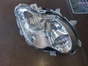 Used Headlight, right Smart Fortwo Coupé (450.3) 0.7 Price € 20,00 Margin scheme offered by Akkie Stomphorst Autodemontage