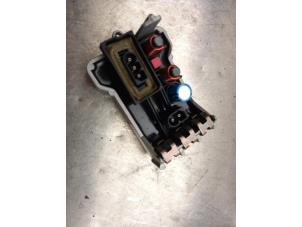 Used Heater resistor BMW 7 serie (E65/E66/E67) 745i,Li 4.4 V8 32V Price € 25,00 Margin scheme offered by Akkie Stomphorst Autodemontage