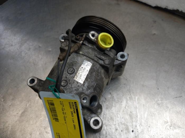 Air conditioning pump from a Suzuki Ignis (FH) 1.3 16V 2004