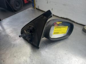 Used Wing mirror, right Renault Clio II (BB/CB) 1.2 16V Price € 20,00 Margin scheme offered by Akkie Stomphorst Autodemontage