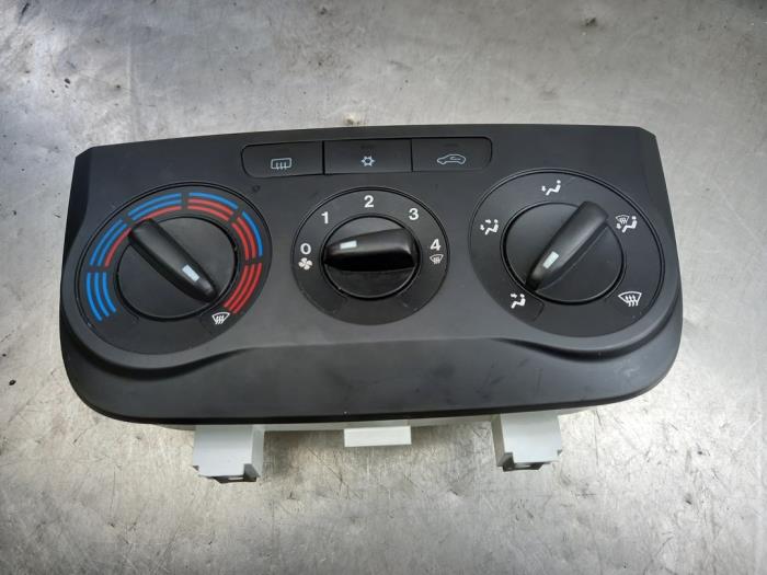 Heater control panel from a Fiat Grande Punto (199) 1.4 2008