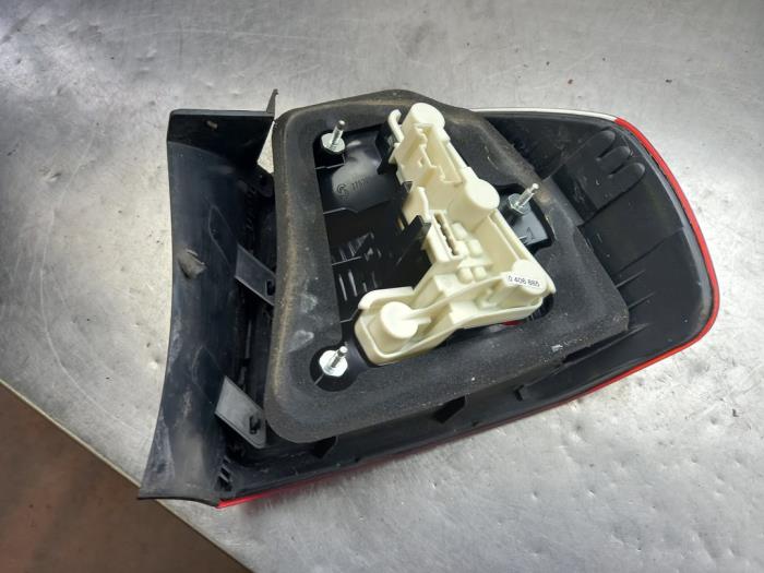 Taillight, left from a BMW 3 serie (E90) 318i 16V 2006