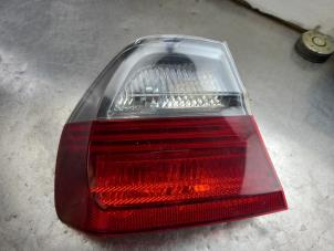 Used Taillight, left BMW 3 serie (E90) 318i 16V Price € 35,00 Margin scheme offered by Akkie Stomphorst Autodemontage